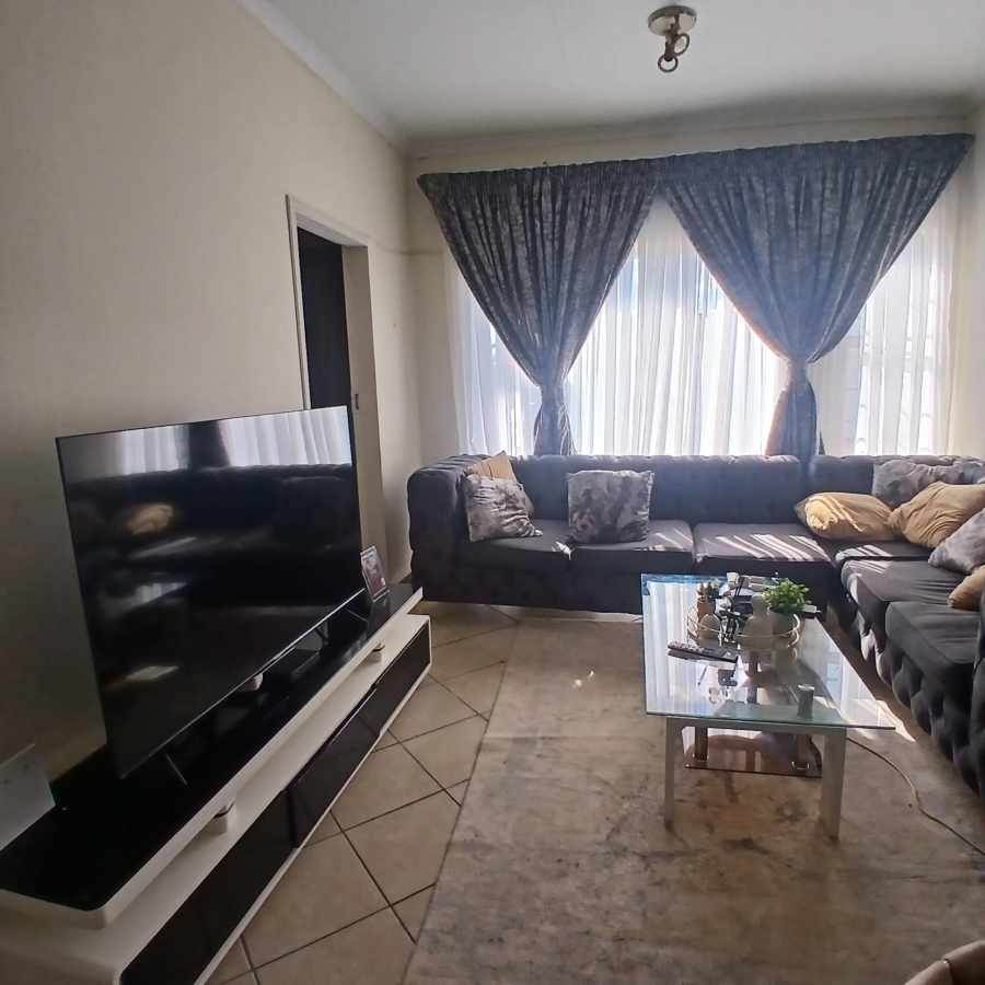 2 Bedroom Property for Sale in The Orchards Gauteng