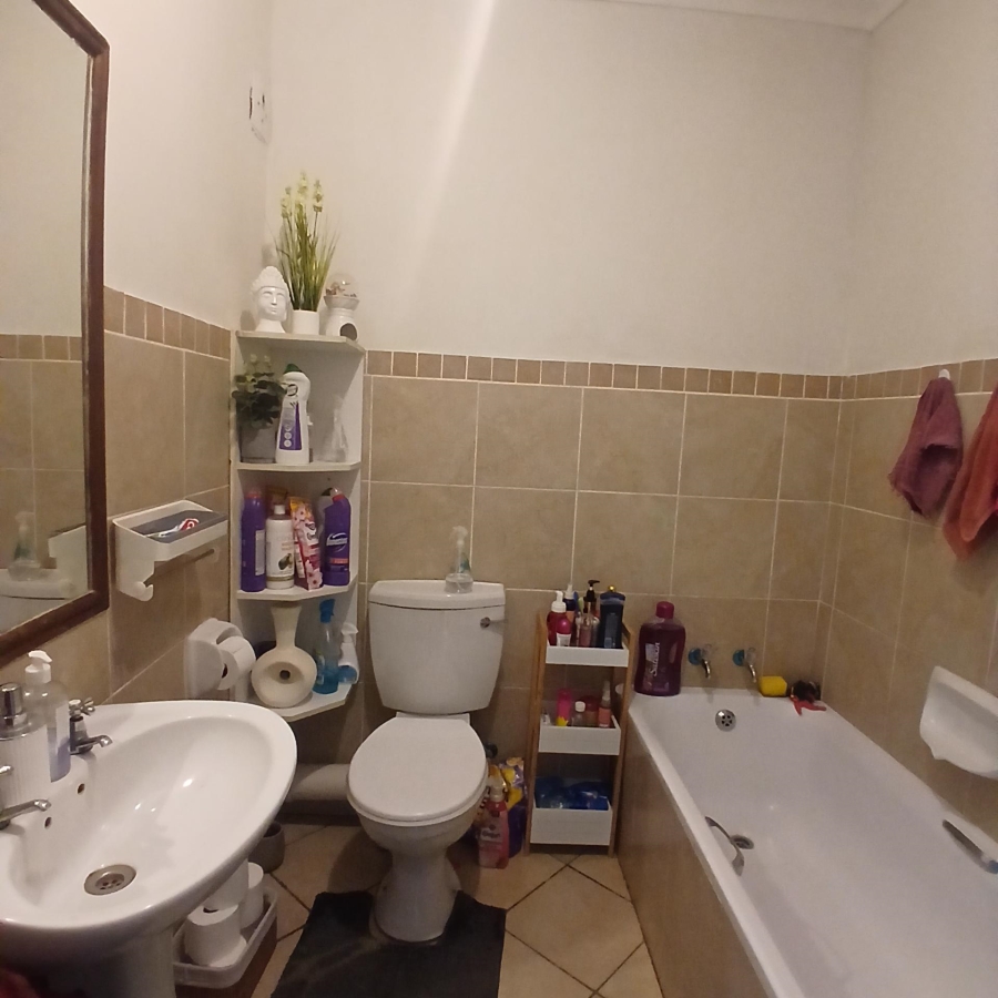 2 Bedroom Property for Sale in The Orchards Gauteng