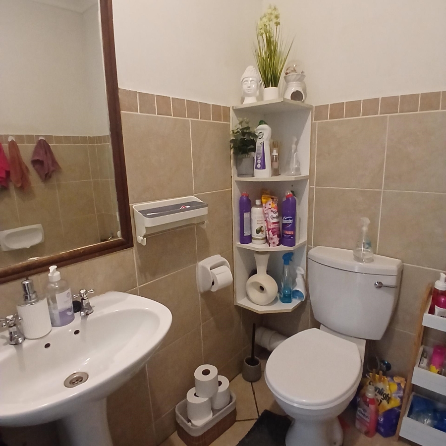 2 Bedroom Property for Sale in The Orchards Gauteng