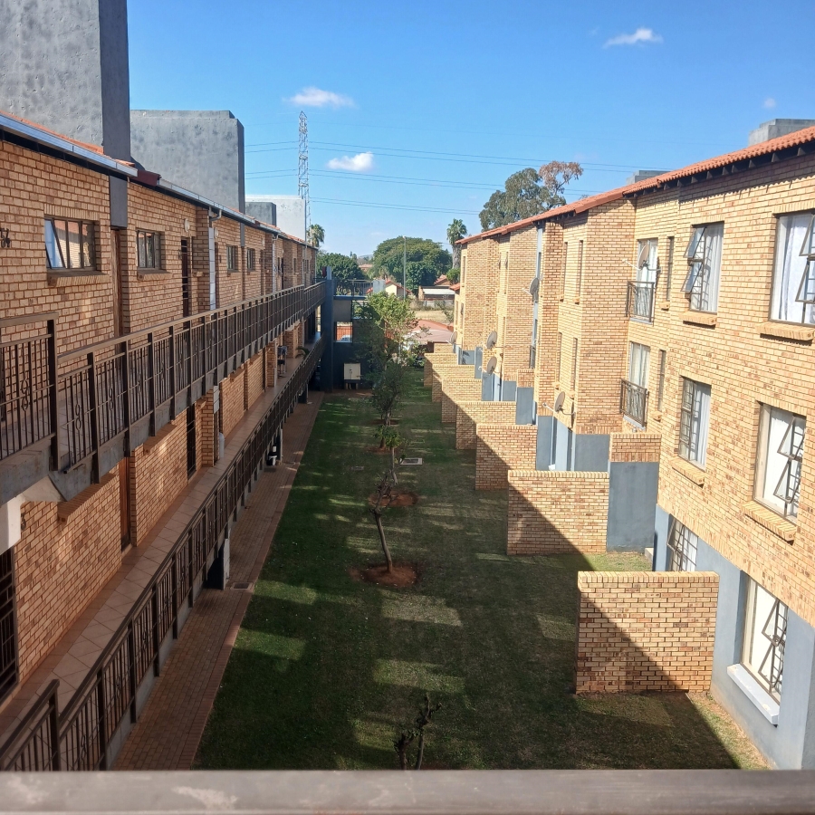 2 Bedroom Property for Sale in The Orchards Gauteng