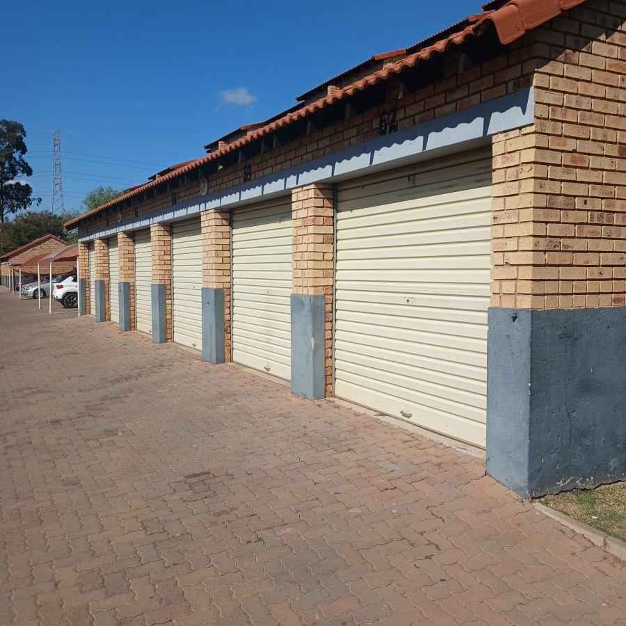 2 Bedroom Property for Sale in The Orchards Gauteng