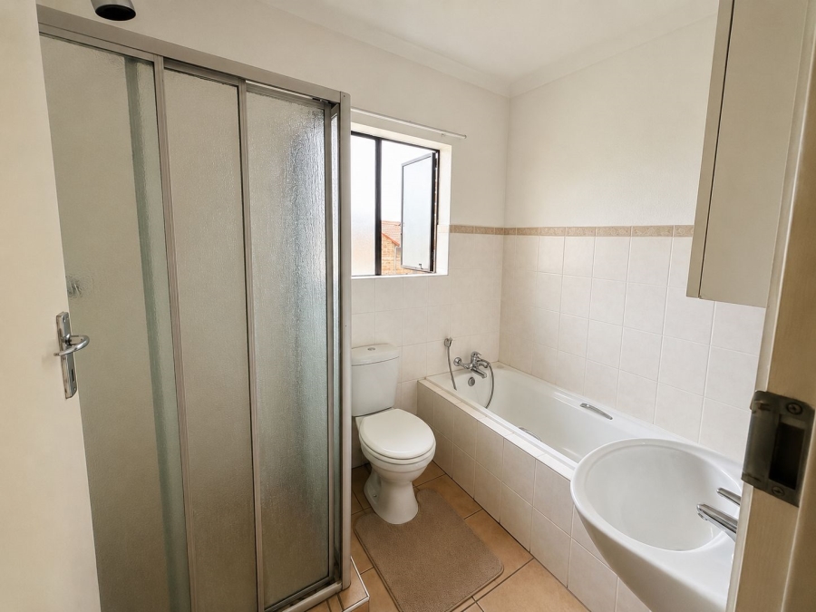 2 Bedroom Property for Sale in Halfway Gardens Gauteng