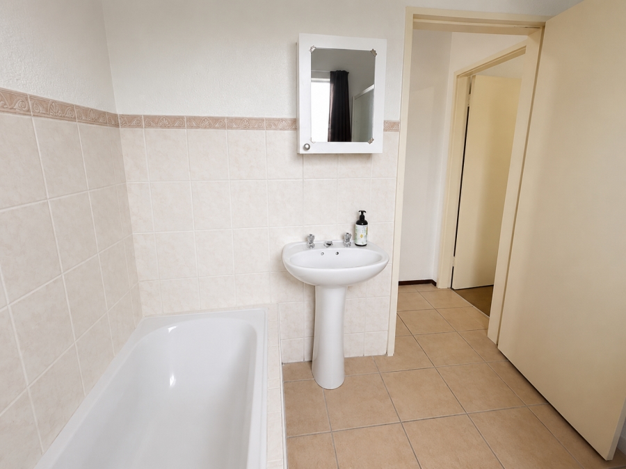 2 Bedroom Property for Sale in Halfway Gardens Gauteng