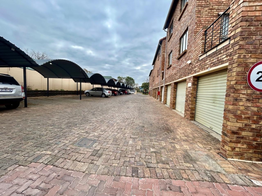 2 Bedroom Property for Sale in Halfway Gardens Gauteng