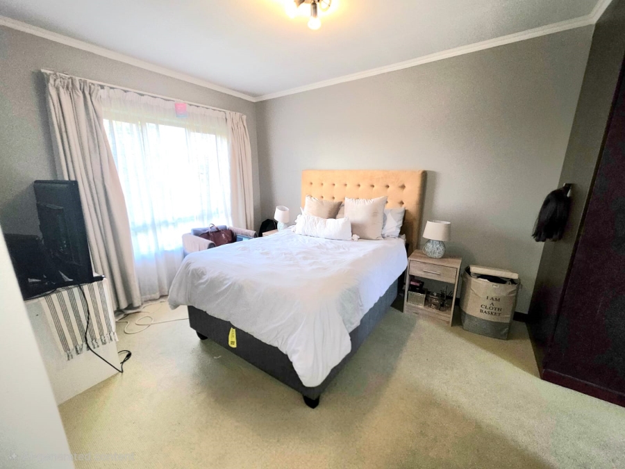 2 Bedroom Property for Sale in Noordwyk Gauteng