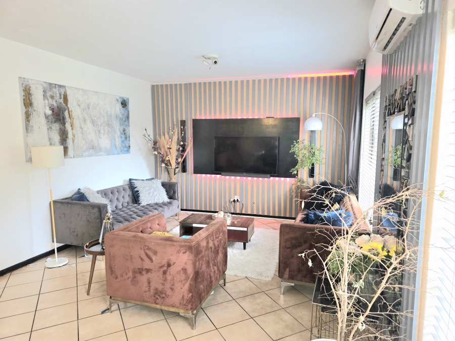 3 Bedroom Property for Sale in Noordwyk Gauteng
