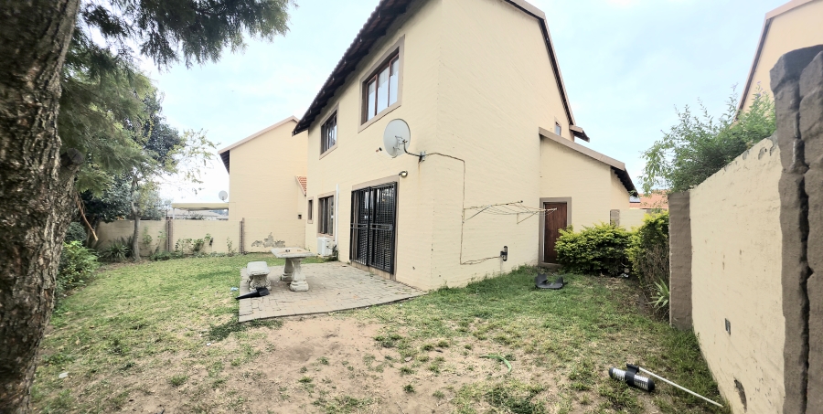 3 Bedroom Property for Sale in Noordwyk Gauteng