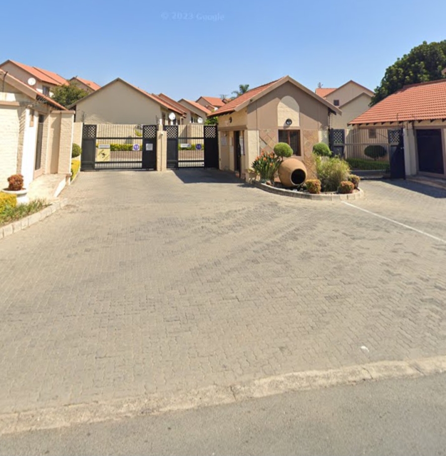 3 Bedroom Property for Sale in Noordwyk Gauteng