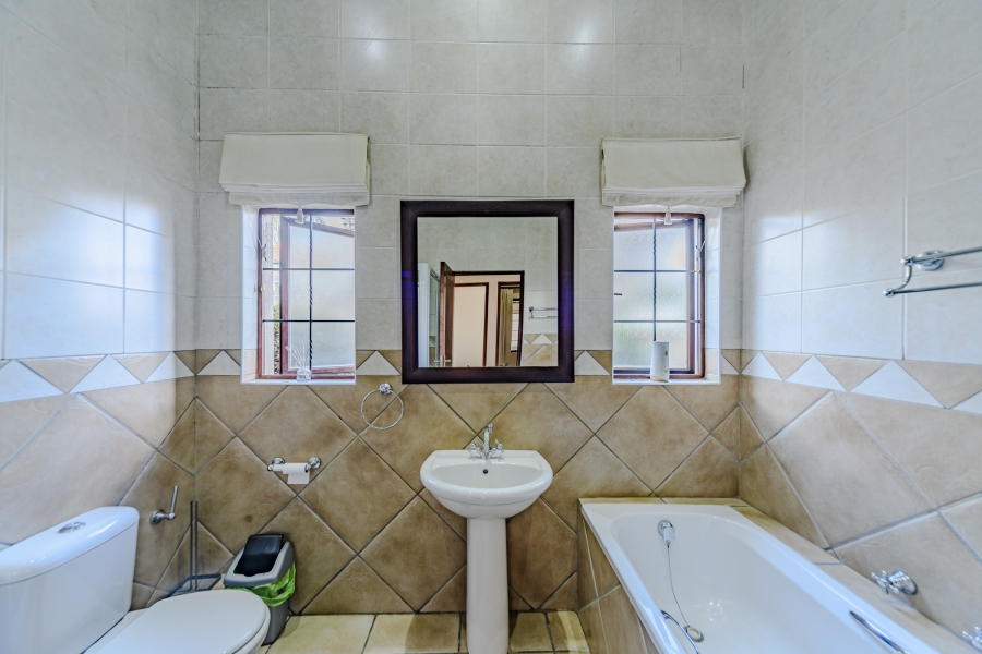 3 Bedroom Property for Sale in Waterkloof Ridge Gauteng