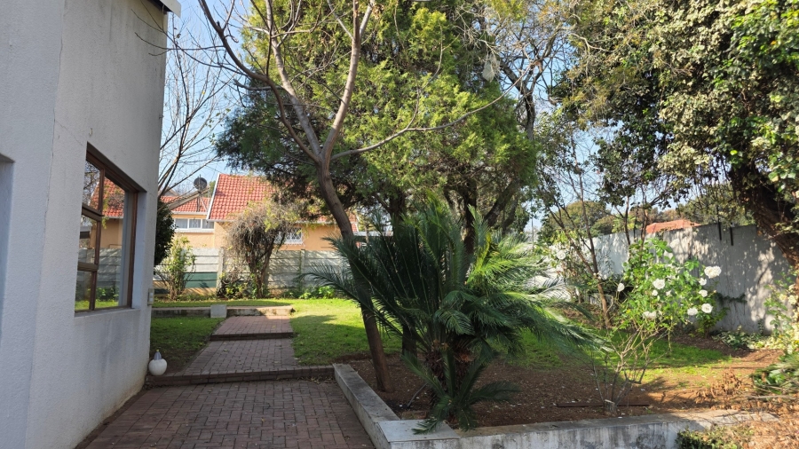 To Let 5 Bedroom Property for Rent in Savoy Estate Gauteng