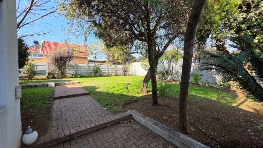 To Let 5 Bedroom Property for Rent in Savoy Estate Gauteng