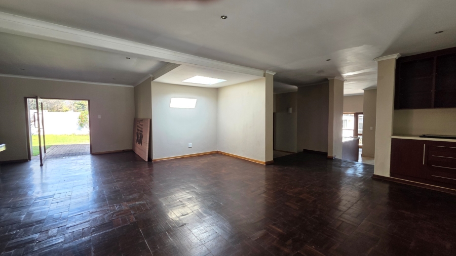 To Let 5 Bedroom Property for Rent in Savoy Estate Gauteng