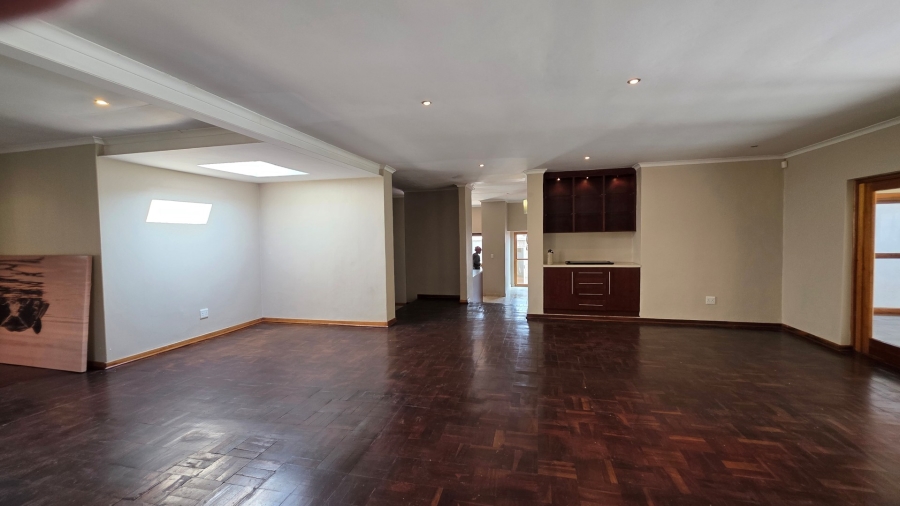 To Let 5 Bedroom Property for Rent in Savoy Estate Gauteng