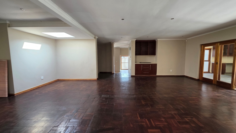 To Let 5 Bedroom Property for Rent in Savoy Estate Gauteng