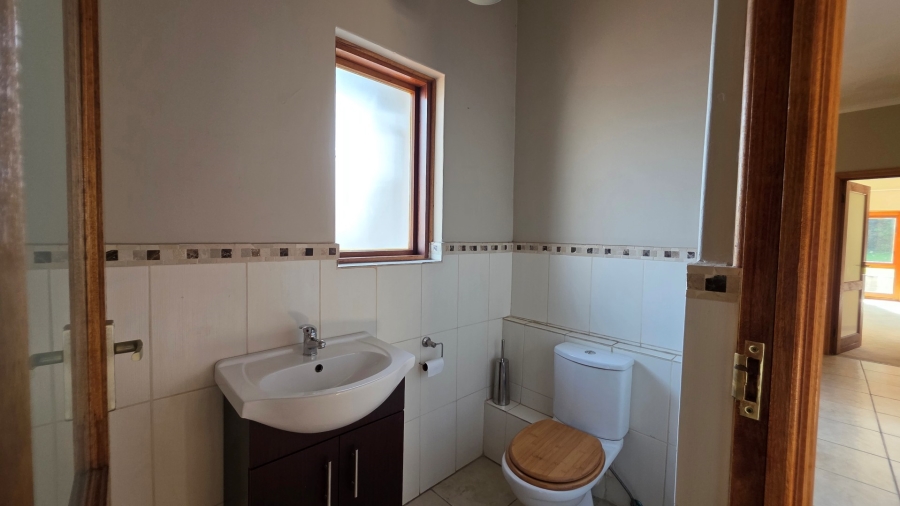 To Let 5 Bedroom Property for Rent in Savoy Estate Gauteng