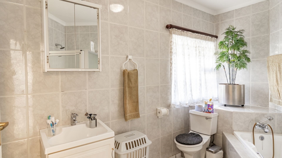 3 Bedroom Property for Sale in Bassonia Gauteng