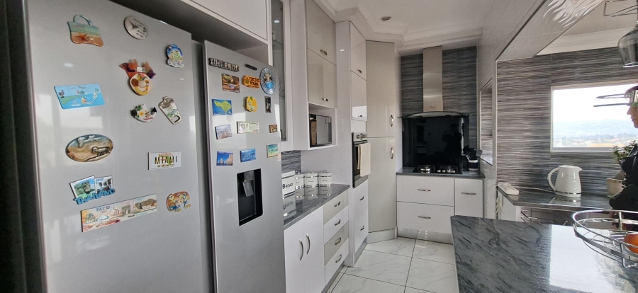 5 Bedroom Property for Sale in Rangeview Gauteng