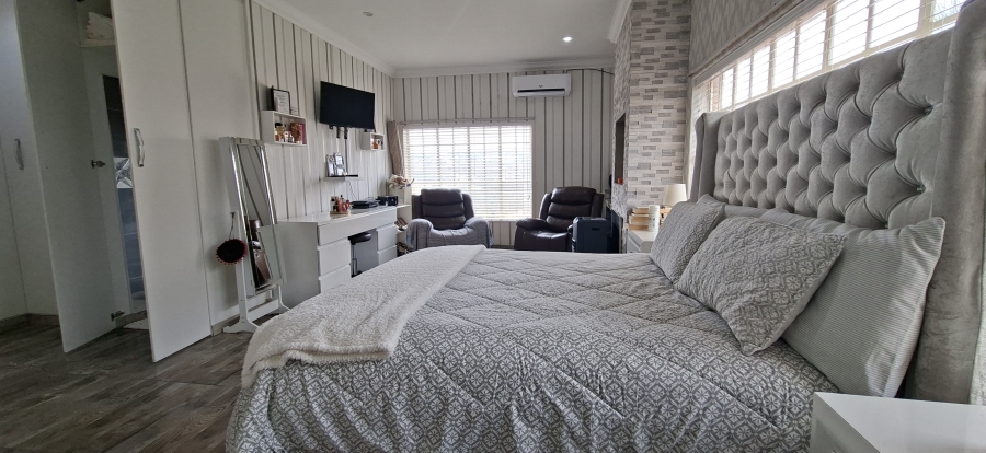 5 Bedroom Property for Sale in Rangeview Gauteng