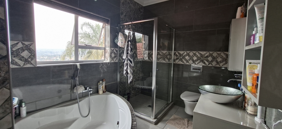 5 Bedroom Property for Sale in Rangeview Gauteng