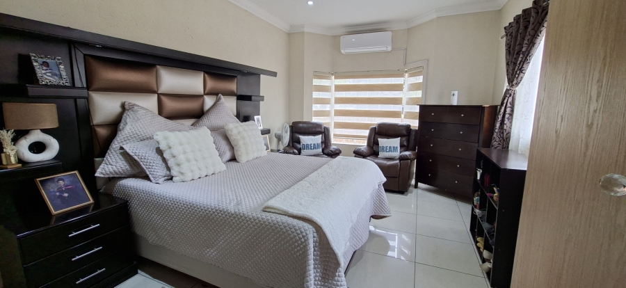 5 Bedroom Property for Sale in Rangeview Gauteng