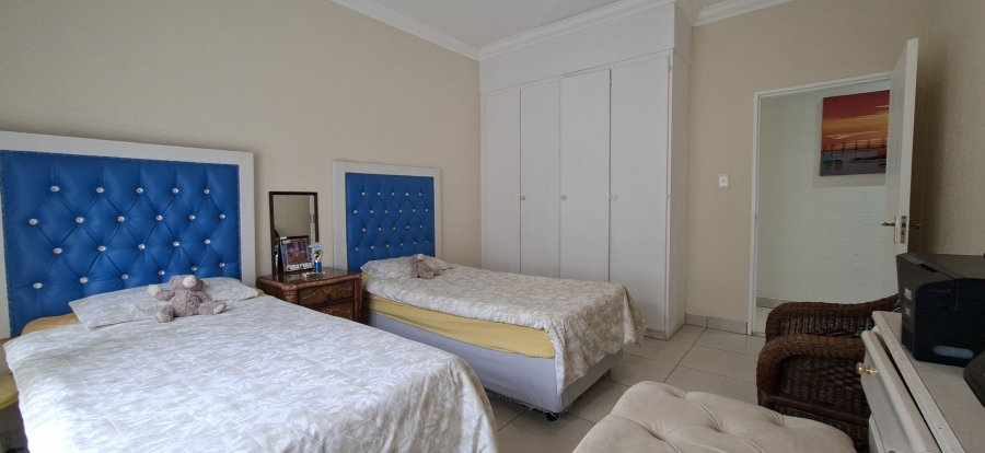 5 Bedroom Property for Sale in Rangeview Gauteng