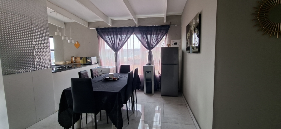 5 Bedroom Property for Sale in Rangeview Gauteng