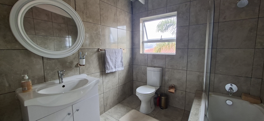 5 Bedroom Property for Sale in Rangeview Gauteng