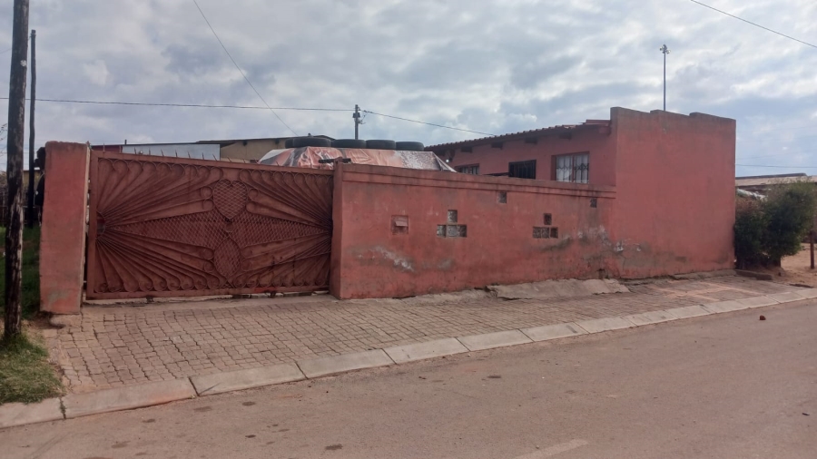 1 Bedroom Property for Sale in Mohlakeng Gauteng