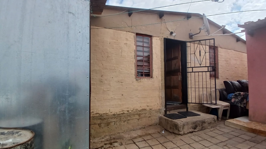 1 Bedroom Property for Sale in Mohlakeng Gauteng
