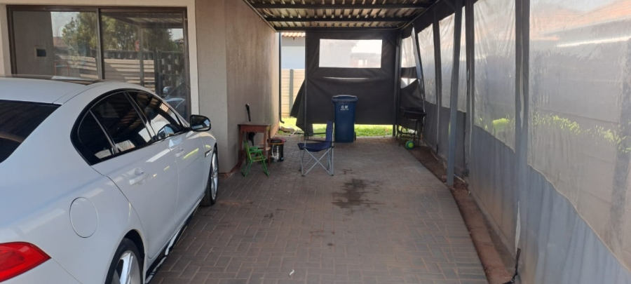 3 Bedroom Property for Sale in Andeon Gauteng