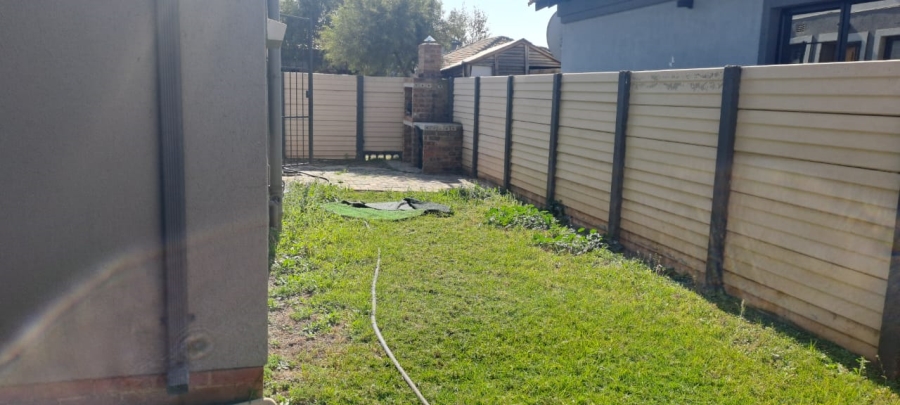 3 Bedroom Property for Sale in Andeon Gauteng