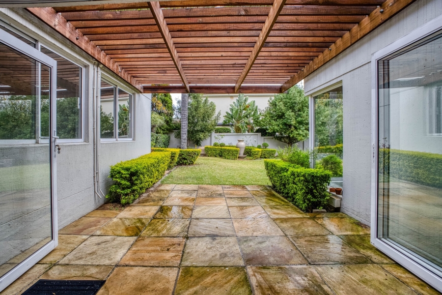 5 Bedroom Property for Sale in Dainfern Golf Estate Gauteng