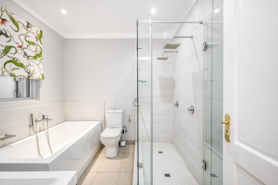 5 Bedroom Property for Sale in Dainfern Golf Estate Gauteng