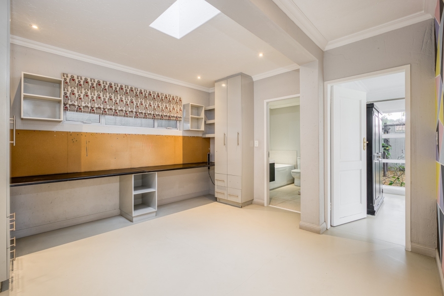 5 Bedroom Property for Sale in Dainfern Golf Estate Gauteng