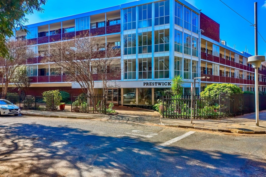 1 Bedroom Property for Sale in Illovo Gauteng