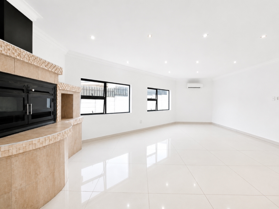 To Let 4 Bedroom Property for Rent in Erasmia Gauteng
