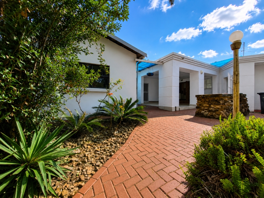 To Let 4 Bedroom Property for Rent in Erasmia Gauteng