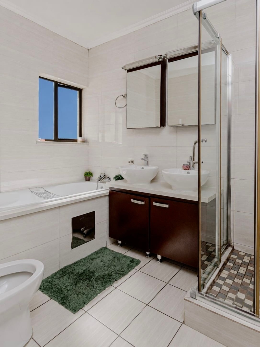 3 Bedroom Property for Sale in Noordwyk Gauteng