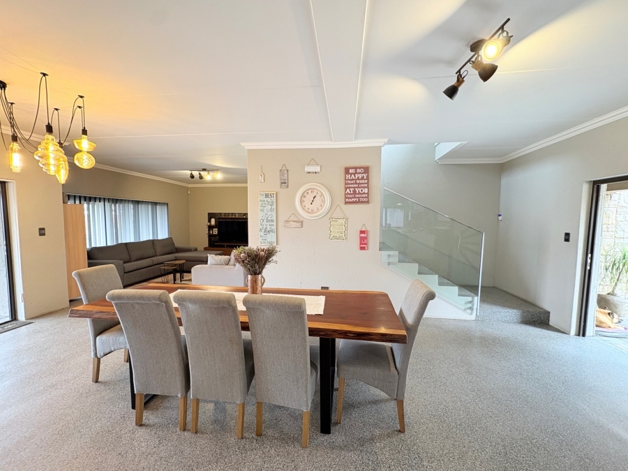 5 Bedroom Property for Sale in Sunward Park Gauteng