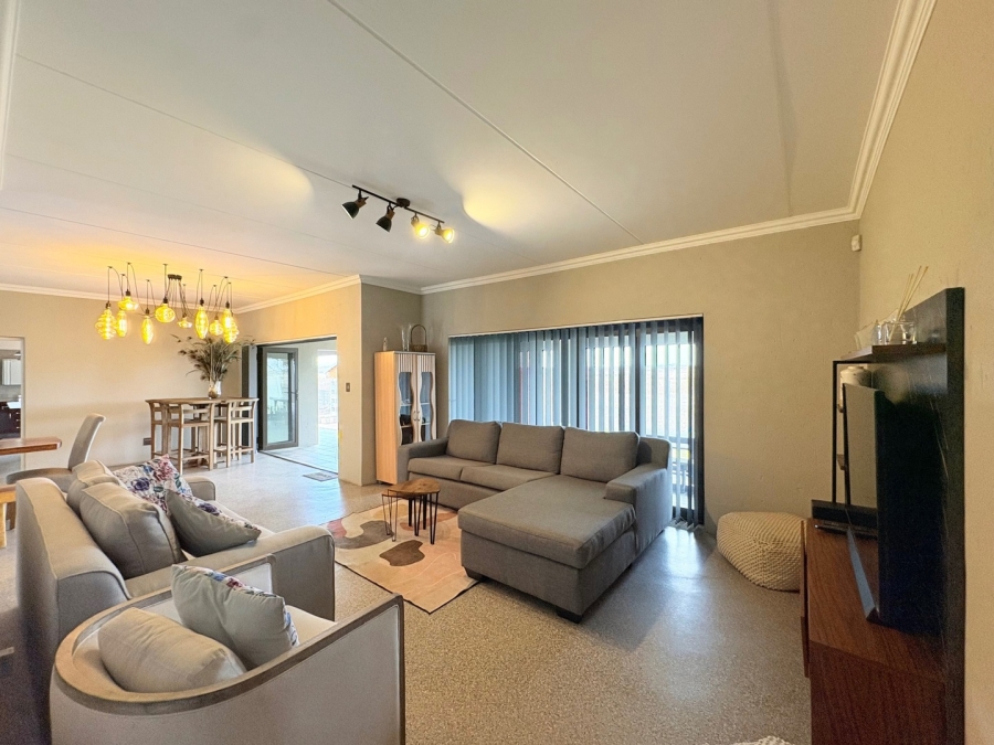5 Bedroom Property for Sale in Sunward Park Gauteng