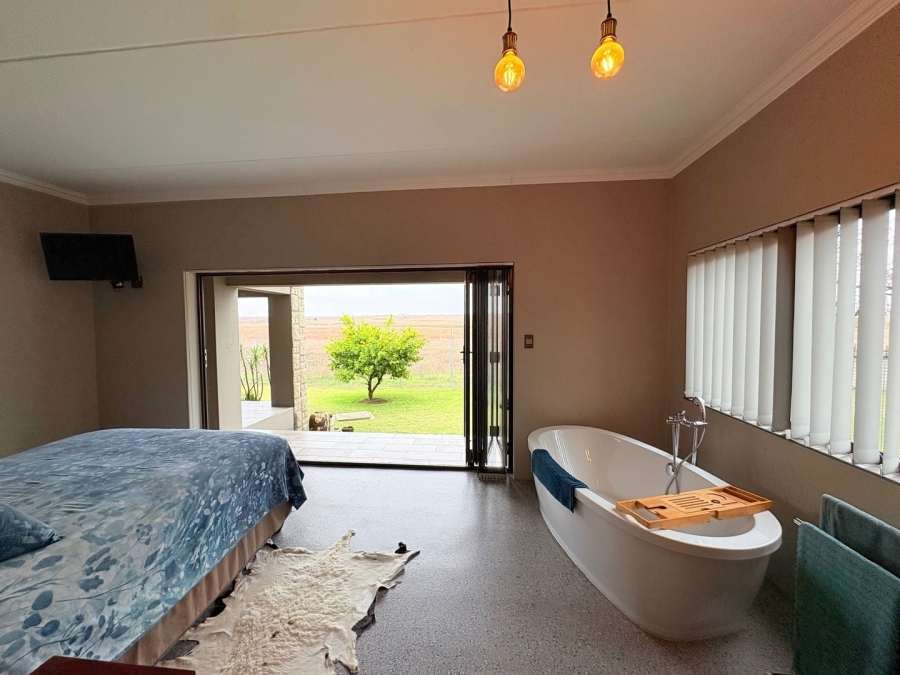 5 Bedroom Property for Sale in Sunward Park Gauteng