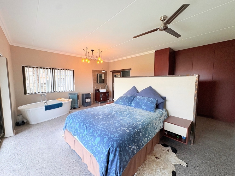 5 Bedroom Property for Sale in Sunward Park Gauteng