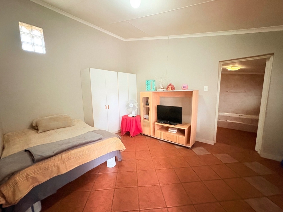 5 Bedroom Property for Sale in Sunward Park Gauteng