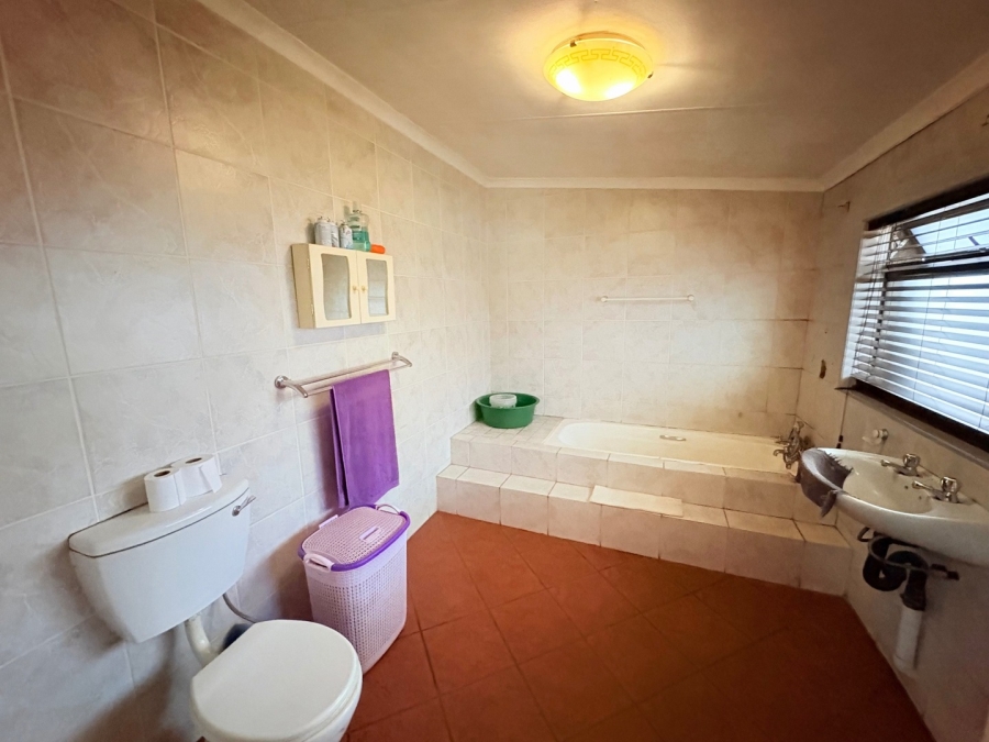 5 Bedroom Property for Sale in Sunward Park Gauteng