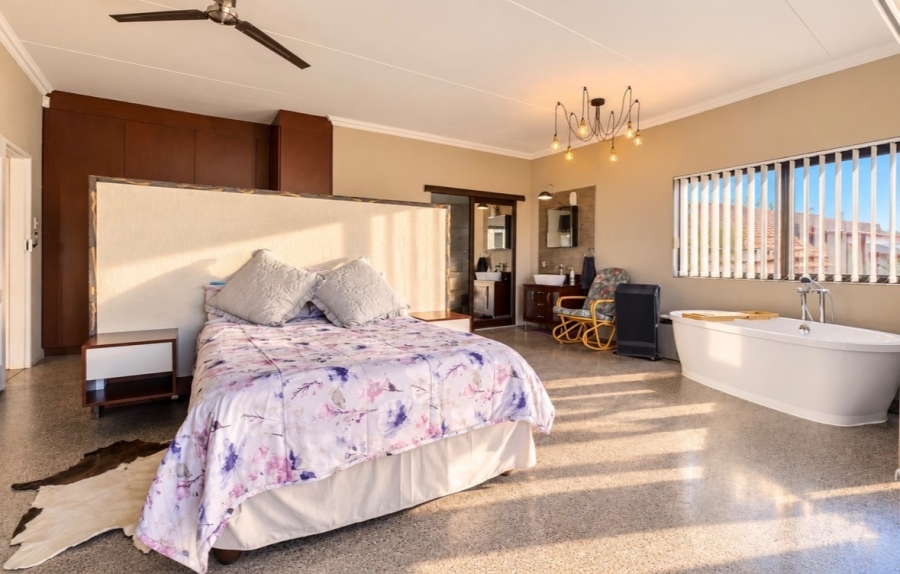 5 Bedroom Property for Sale in Sunward Park Gauteng