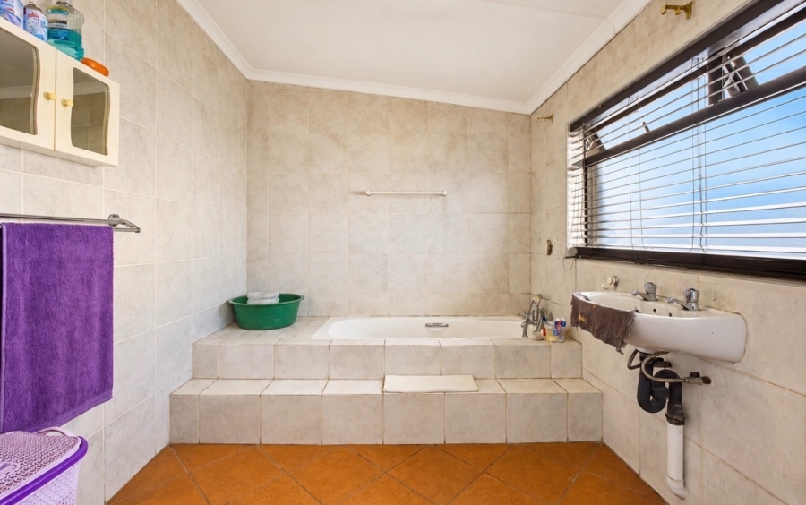 5 Bedroom Property for Sale in Sunward Park Gauteng