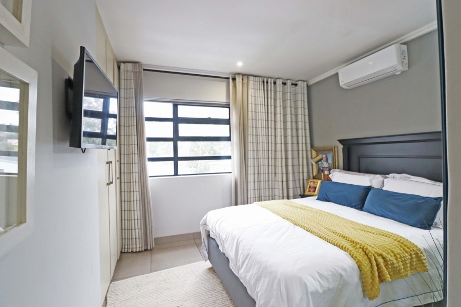 2 Bedroom Property for Sale in Bryanston Gauteng