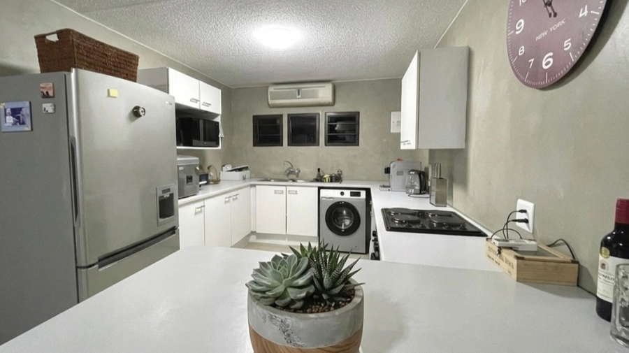 2 Bedroom Property for Sale in Linden Gauteng