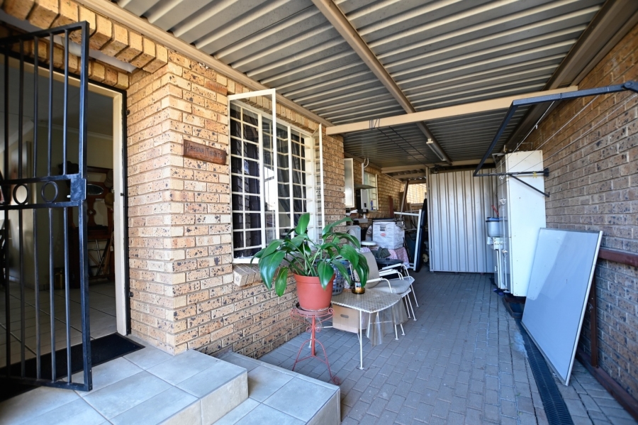 2 Bedroom Property for Sale in Annlin Gauteng