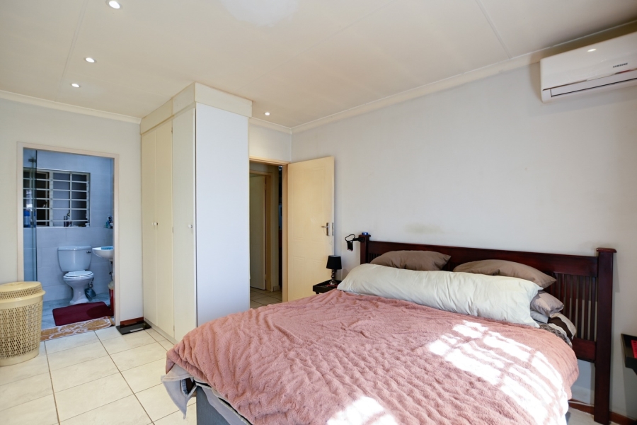 2 Bedroom Property for Sale in Annlin Gauteng